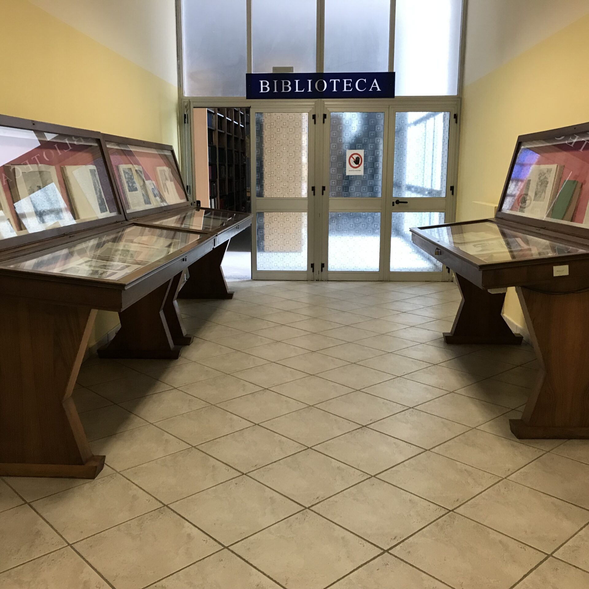 Biblioteca Esterna