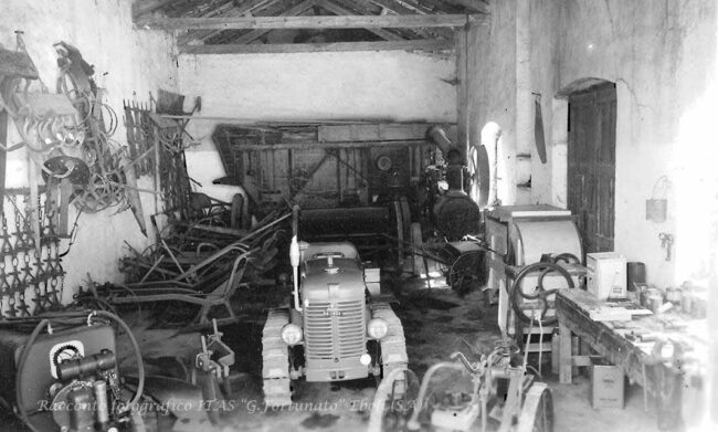L’officina meccanica e la rimessa delle macchine agricole