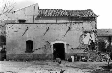 Casa danneggiata dai bombardamenti