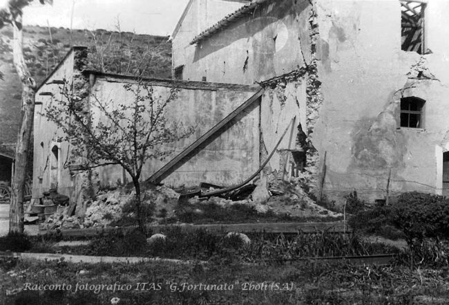 Casa danneggiata dai bombardamenti